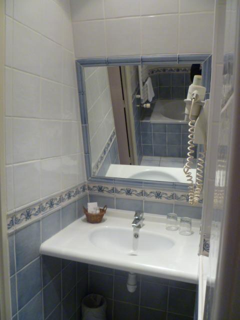 Au Limousin Hotel ลูวาลัวเปแรต์ ภายนอก รูปภาพ