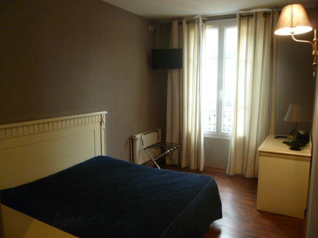 Au Limousin Hotel ลูวาลัวเปแรต์ ภายนอก รูปภาพ